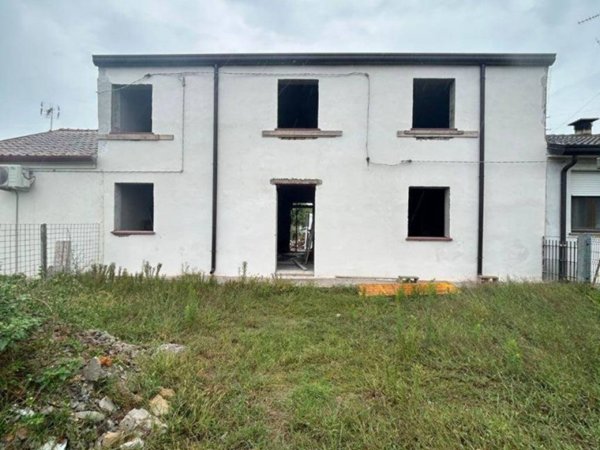 casa indipendente in vendita a Mesola in zona Bosco Mesola
