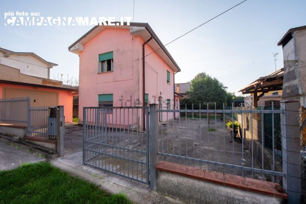 casa indipendente in vendita a Mesola