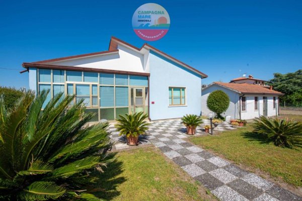 casa indipendente in vendita a Mesola in zona Monticelli