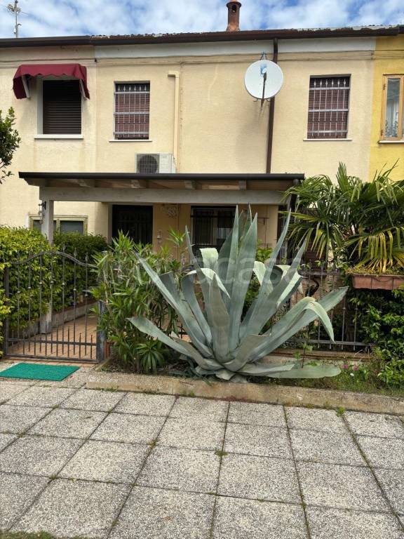 casa indipendente in vendita a Mesola in zona Bosco Mesola
