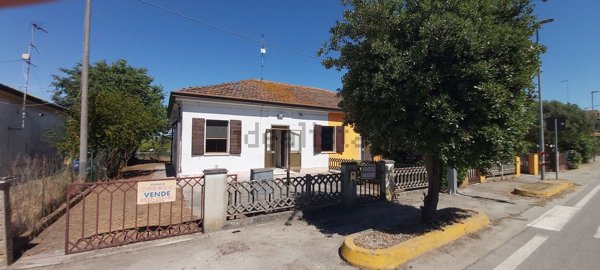 casa indipendente in vendita a Mesola in zona Massenzatica