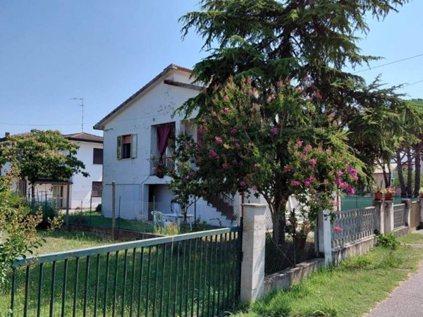 casa indipendente in vendita a Mesola in zona Massenzatica