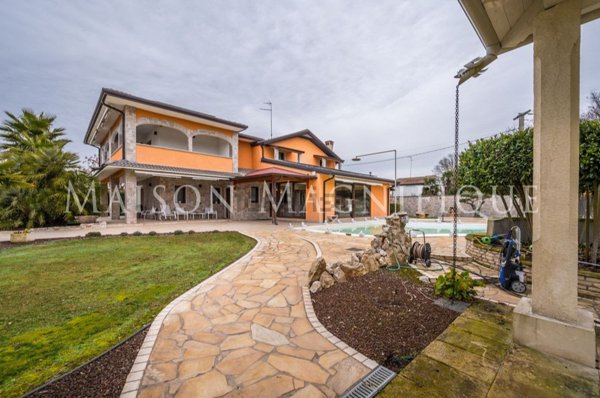 casa indipendente in vendita a Mesola