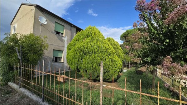 casa indipendente in vendita a Mesola in zona Ariano