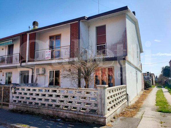 casa indipendente in vendita a Mesola in zona Massenzatica