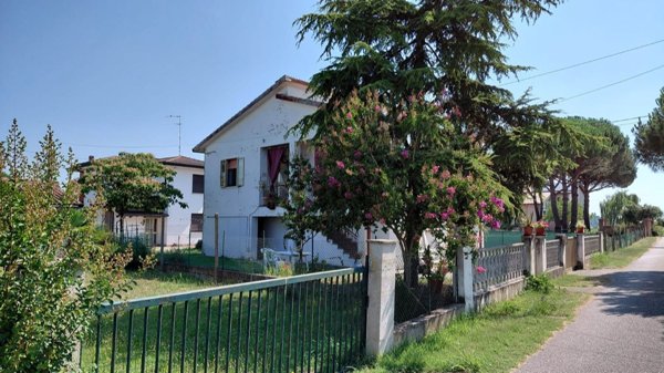 casa indipendente in vendita a Mesola in zona Massenzatica