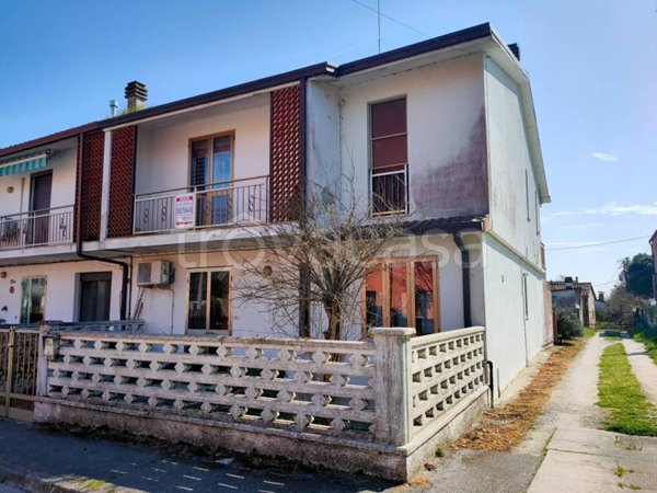 casa indipendente in vendita a Mesola in zona Bosco Mesola