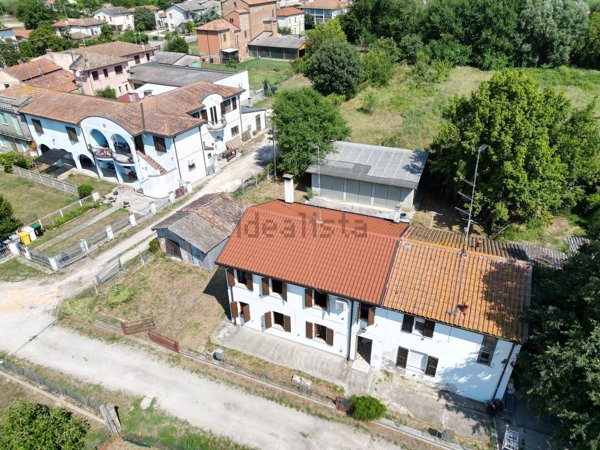 casa indipendente in vendita a Mesola in zona Monticelli