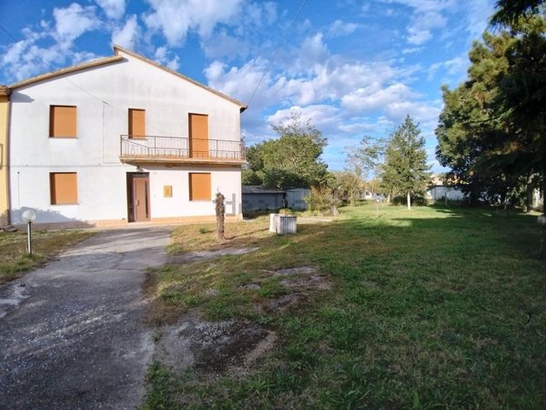 casa indipendente in vendita a Mesola in zona Monticelli