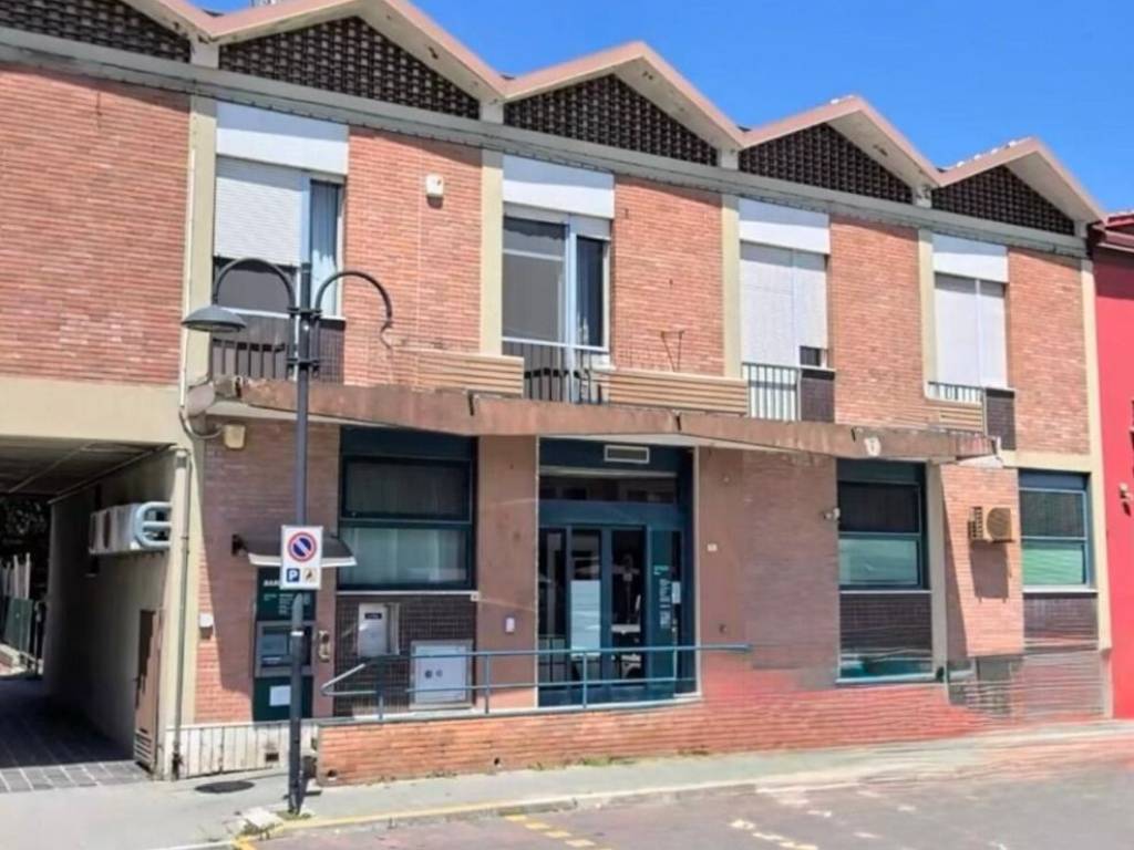 negozio in vendita a Mesola in zona Ariano