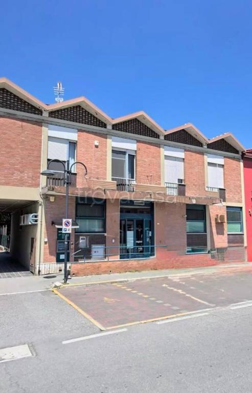 negozio in vendita a Mesola in zona Ariano