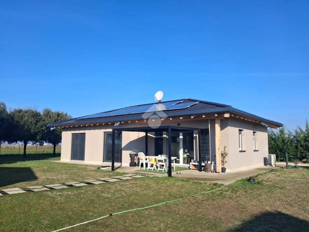 casa indipendente in vendita a Mesola in zona Bosco Mesola