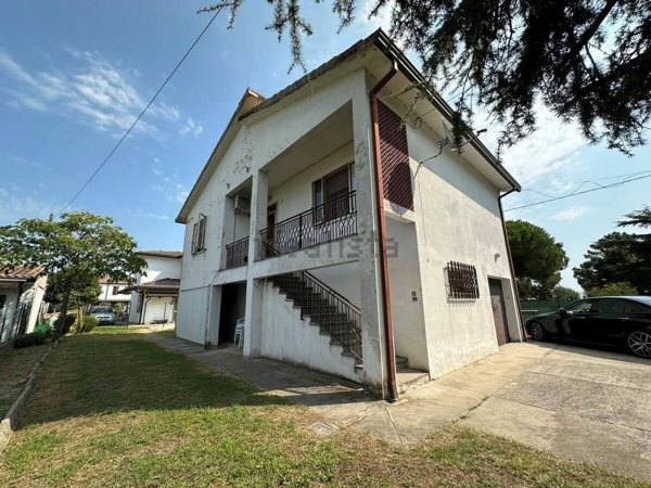 casa indipendente in vendita a Mesola in zona Massenzatica