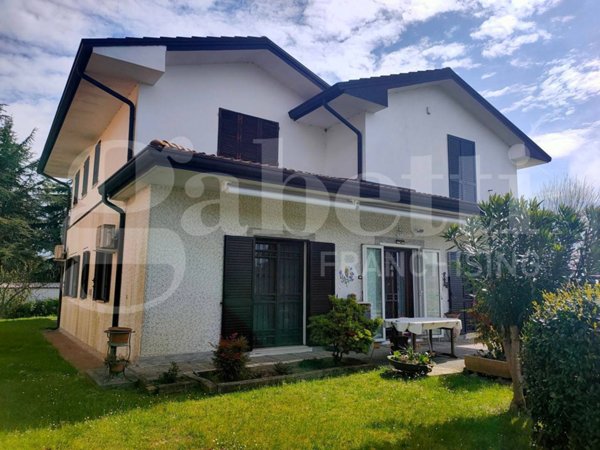 casa indipendente in vendita a Mesola