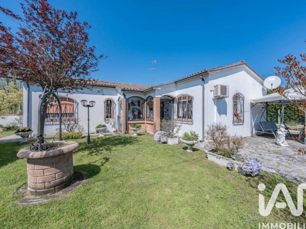 casa indipendente in vendita a Mesola in zona Monticelli