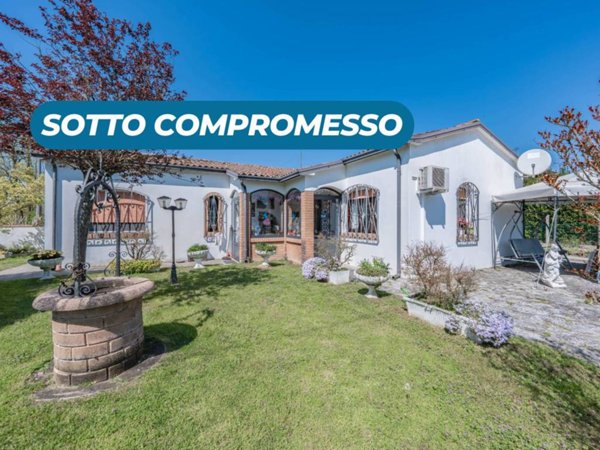 casa indipendente in vendita a Mesola in zona Monticelli