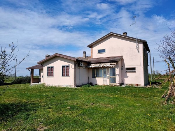 casa indipendente in vendita a Mesola in zona Bosco Mesola