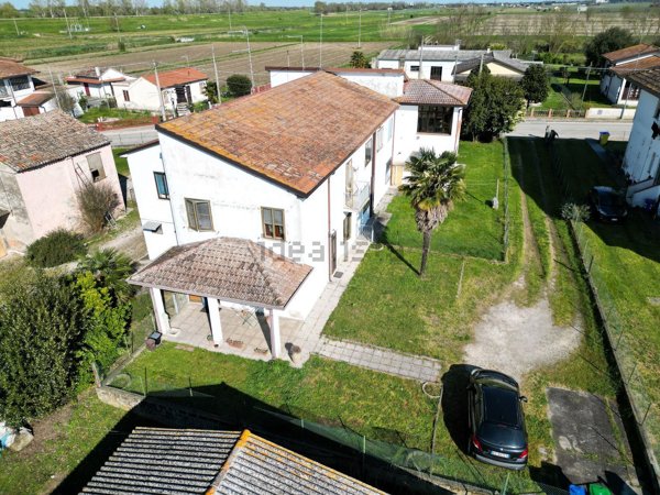 casa indipendente in vendita a Mesola in zona Monticelli