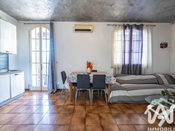 casa indipendente in vendita a Mesola in zona Ariano