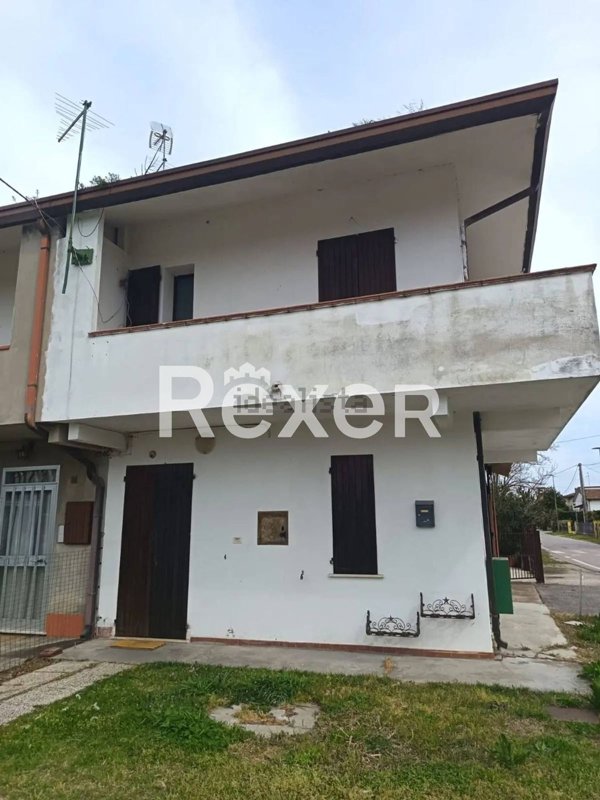 casa indipendente in vendita a Mesola in zona Monticelli