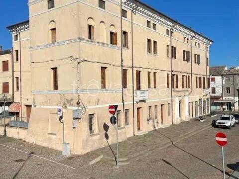 negozio in vendita a Mesola in zona Ariano