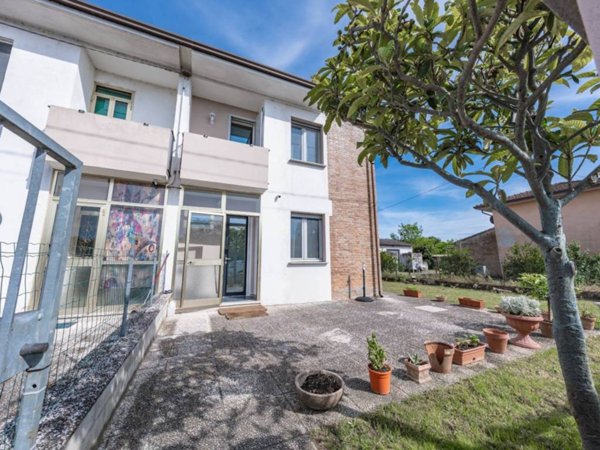 casa indipendente in vendita a Mesola in zona Monticelli