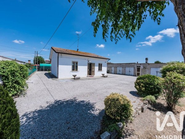 casa indipendente in vendita a Mesola in zona Monticelli