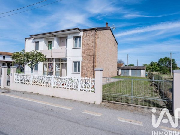 casa indipendente in vendita a Mesola in zona Monticelli
