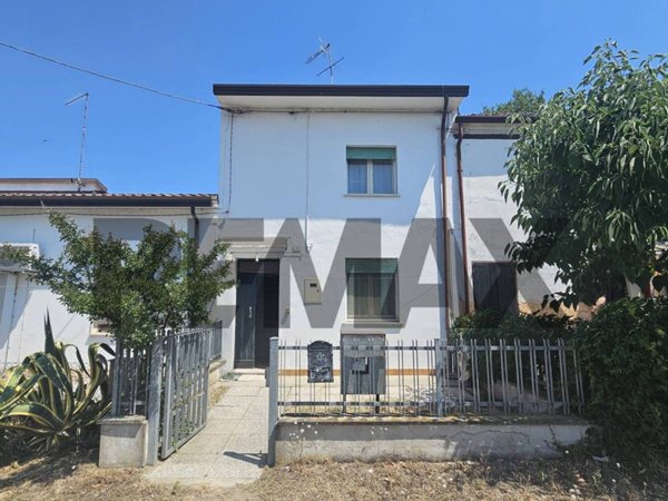 casa indipendente in vendita a Mesola in zona Monticelli