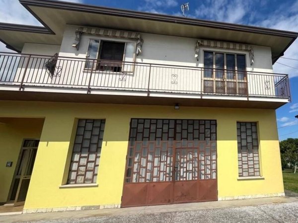 casa indipendente in vendita a Mesola