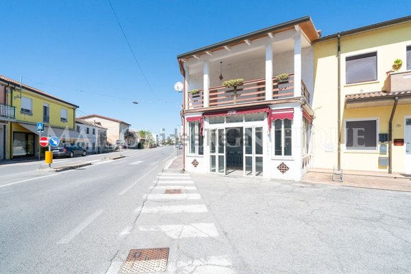 locale commerciale in vendita a Mesola in zona Bosco Mesola