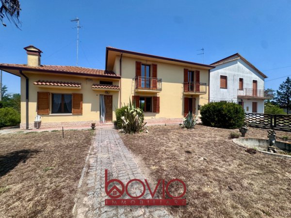 casa indipendente in vendita a Mesola in zona Monticelli