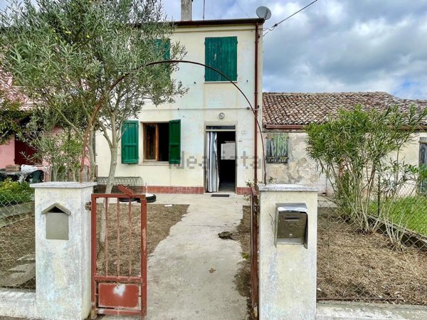 casa indipendente in vendita a Mesola in zona Santa Giustina