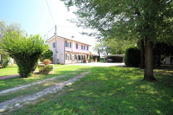 casa indipendente in vendita a Mesola in zona Bosco Mesola