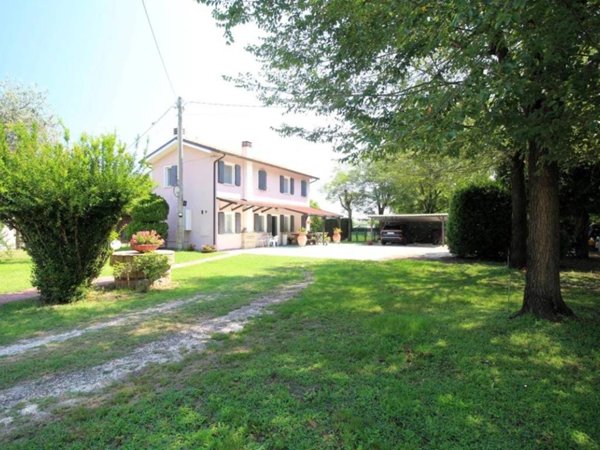 casa indipendente in vendita a Mesola in zona Bosco Mesola