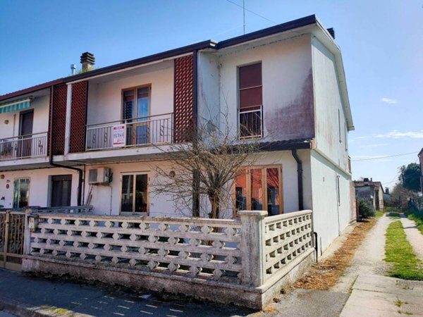 casa indipendente in vendita a Mesola in zona Bosco Mesola