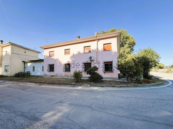 casa indipendente in vendita a Mesola in zona Santa Giustina