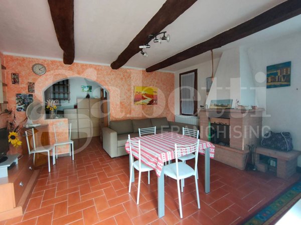 casa indipendente in vendita a Mesola in zona Monticelli