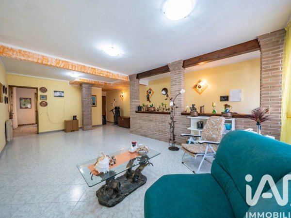casa indipendente in vendita a Mesola in zona Ariano