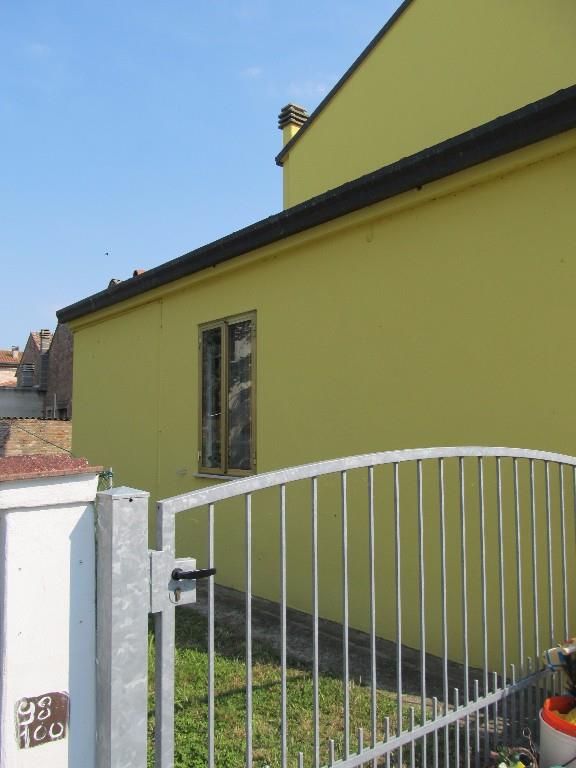 casa indipendente in vendita ad Ostellato in zona San Giovanni