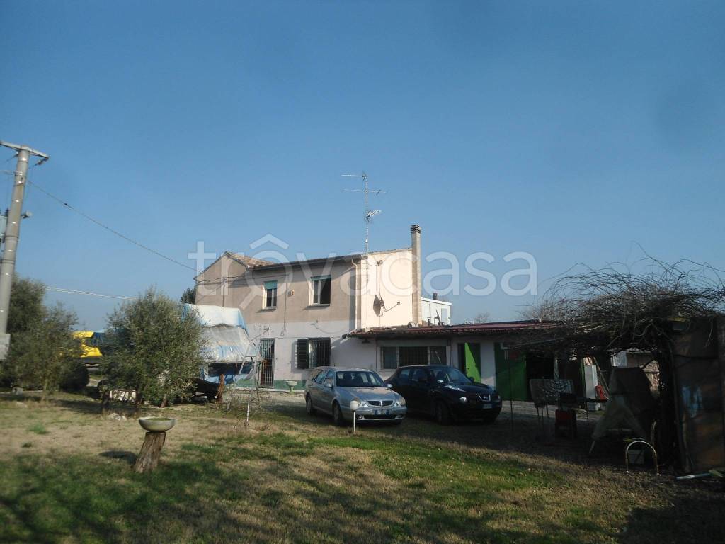 casa indipendente in vendita ad Ostellato in zona San Giovanni