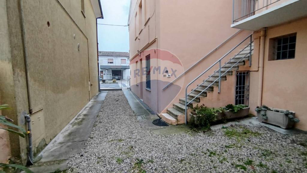 appartamento in vendita ad Ostellato in zona Rovereto