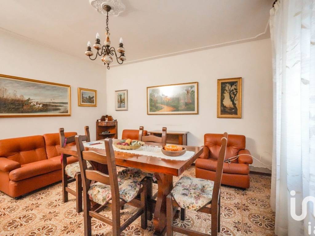casa indipendente in vendita ad Ostellato in zona Medelana