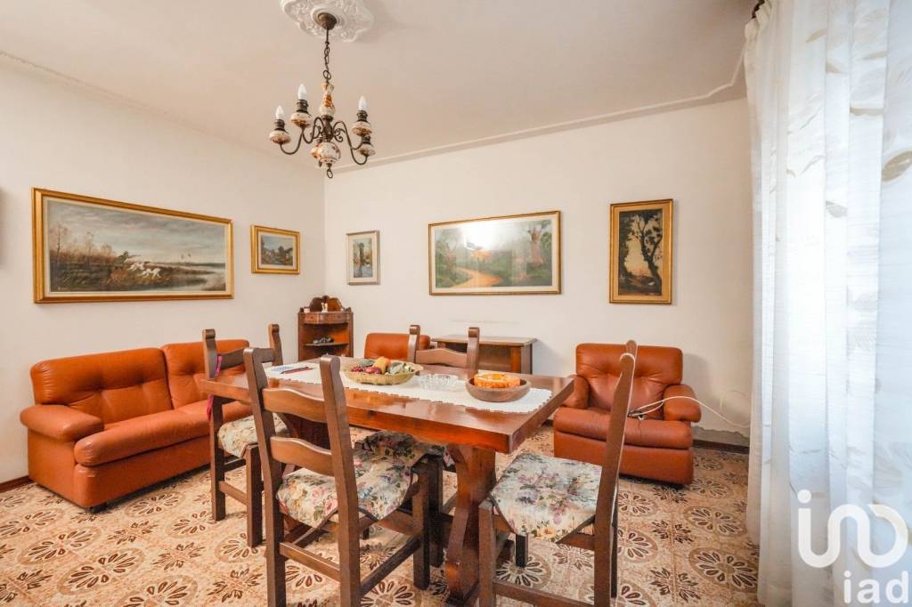 casa indipendente in vendita ad Ostellato in zona Medelana