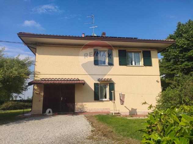 casa indipendente in vendita ad Ostellato in zona Dogato
