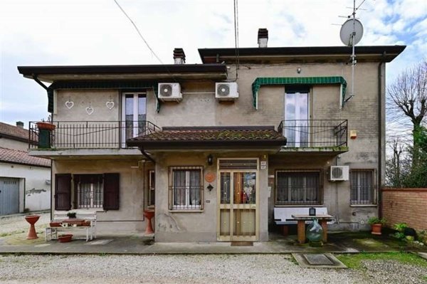 casa indipendente in vendita ad Ostellato in zona Medelana