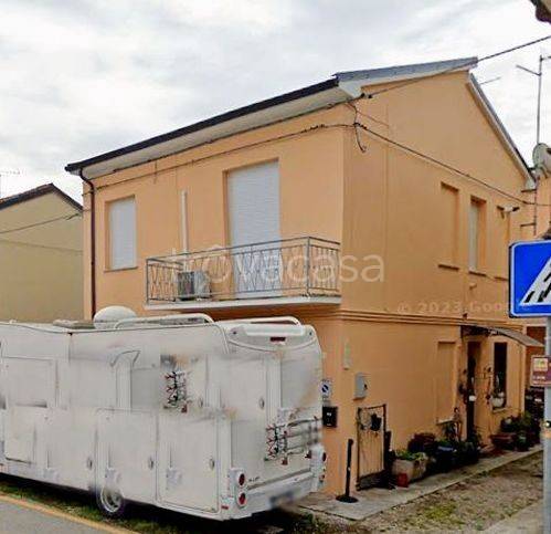 appartamento in vendita ad Ostellato in zona Rovereto