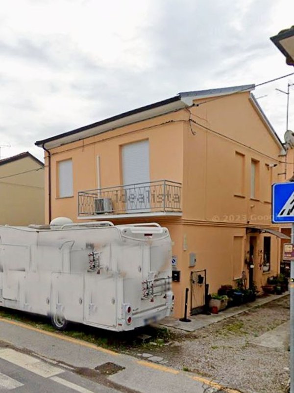 appartamento in vendita ad Ostellato in zona Rovereto