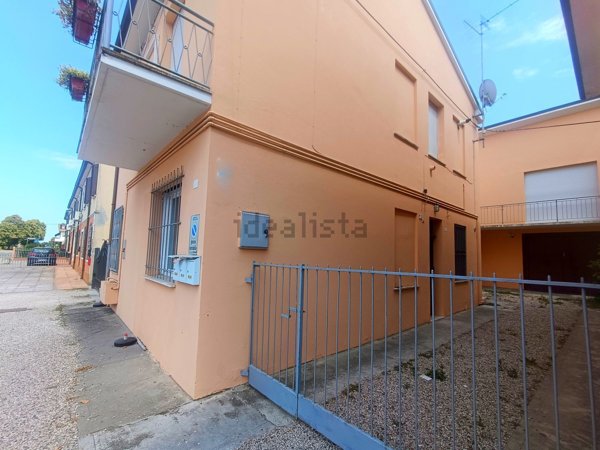 appartamento in vendita ad Ostellato in zona Rovereto