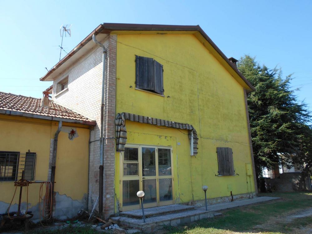casa indipendente in vendita ad Ostellato in zona Libolla